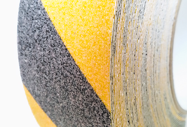 Антискользящая самоклеющаяся лента 3М Safety-Walk желто-черная, фото противоскользящей поверхности